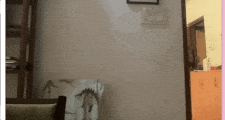 右または左を指している指と、指している側を覆う灰色の長方形